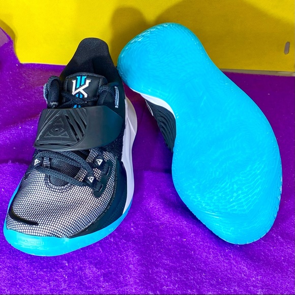 kyrie moon shoes